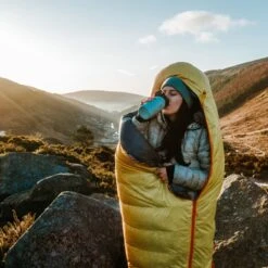 Earthwell Roaster Loop Vacuum Bottle 473ml Baja Sand 9 Earthwell Roaster Loop Vacuum Bottle 473ml Baja Sand -Military1st Shop earthwell roaster loop lifestyle 003 5